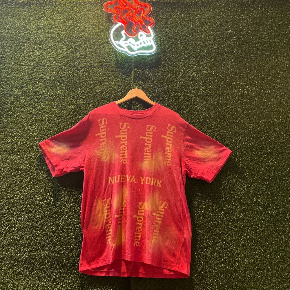 SUPREME NUEVE YORK TEE
Size Medium- Oversized Fit
9/10 Condition
Open to Offers